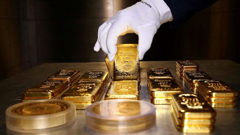 صندوق طلا، نوعی از صندوق‌های سرمایه‌گذاری کالایی است که سرمایه‌های سرمایه‌گذاران را در طلا و اوراق مبتنی بر آن سرمایه‌گذاری می‌کند.